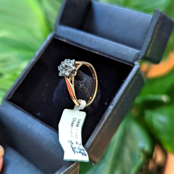 Diamond Ring 14k - Picture 7 of 9